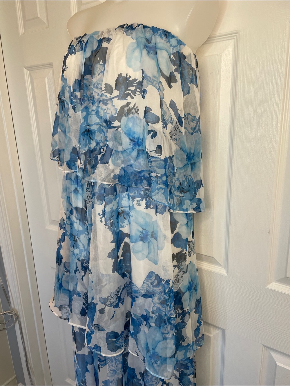 PETAL & PUP BLOOM TIERED BLUE & WHITE FLORAL STRAPLESS & LAYERED LONG DRESS SZ M - Picture 7 of 13